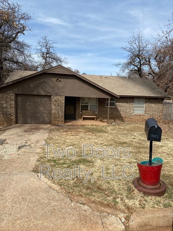property at 3013 Gwendolyn Ln