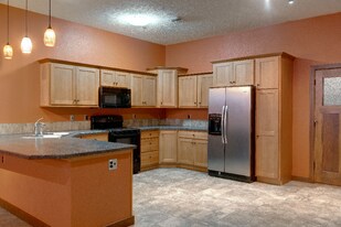 134 S Santa Fe Ave in Salina, KS - Building Photo