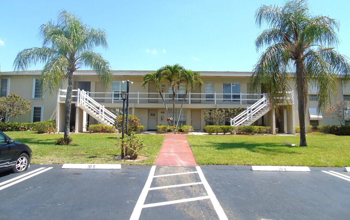 309 Circle Dr S in Boynton Beach, FL - Building Photo
