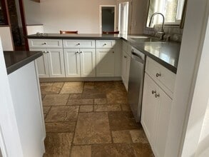 624 Bella Dr in Thousand Oaks, CA - Foto de edificio - Building Photo