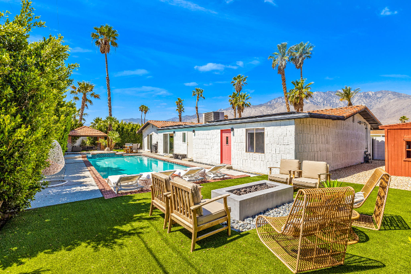 2950 N Bahada Rd in Palm Springs, CA - Foto de edificio