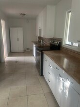 68 S Lakeview Dr in Clearfield, UT - Building Photo - Building Photo