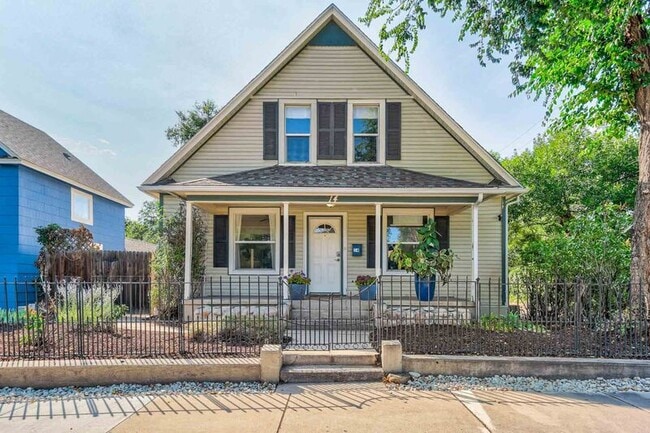 property at 14 N Walnut St