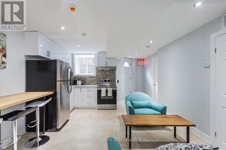 77 Homewood Ave in Toronto, ON - Building Photo - Building Photo