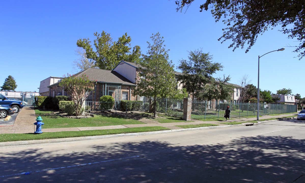 Happy Village Apartments in Houston, TX - Building Photo