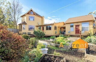 350 Phelps St in Ashland, OR - Building Photo