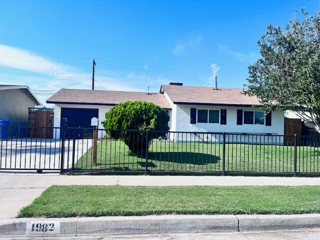property at 1982 Magnolia Ave W
