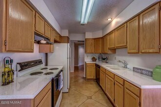6112 N Reliance Dr in Tucson, AZ - Building Photo - Building Photo