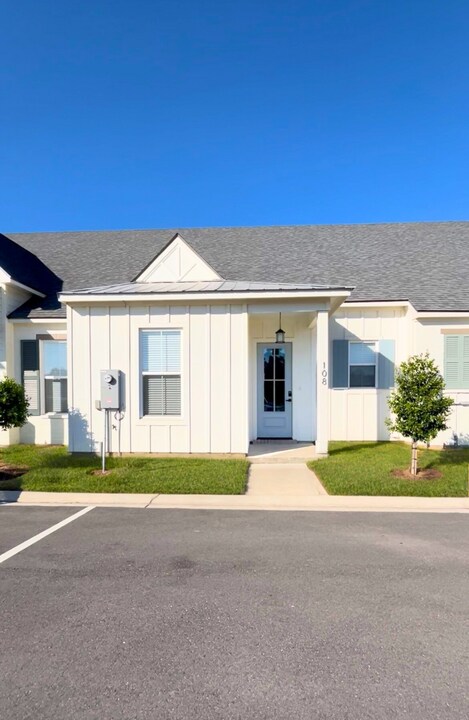 108 Pilsbury Ln in Lafayette, LA - Building Photo