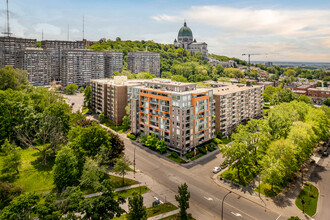 L'Onyx in Montréal, QC - Building Photo - Building Photo