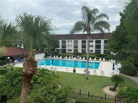 2587 Countryside Blvd in Clearwater, FL - Building Photo