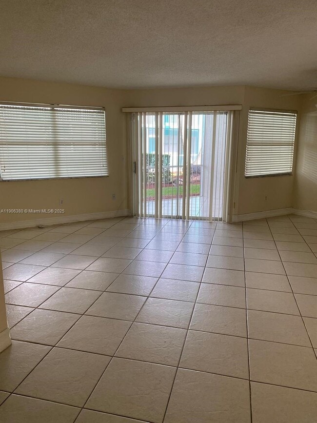 2605 SE 21st Ct in Homestead, FL - Building Photo - Building Photo