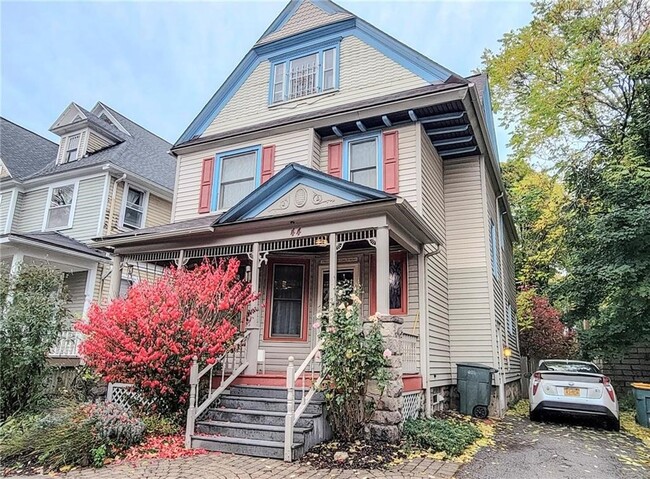 44 Elmhurst St in Rochester, NY - Building Photo - Building Photo