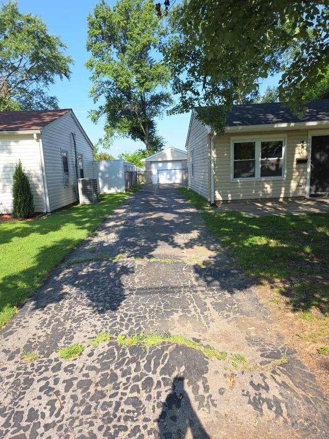 5510 Halstead Ave in Louisville, KY - Foto de edificio - Building Photo