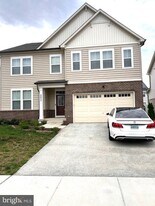 9875 Selkie Ln in Waldorf, MD - Building Photo