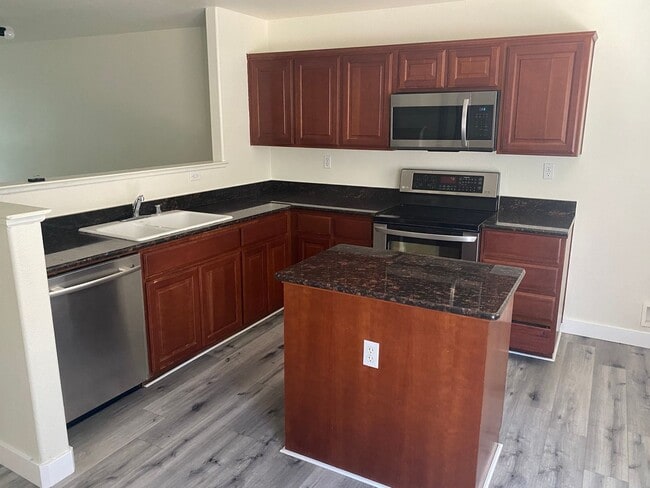 1276 Day Light Dr in Merced, CA - Building Photo - Building Photo