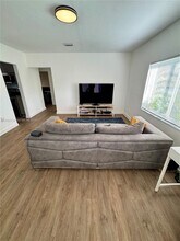 1215 NE 109th St-Unit -1215 in Miami, FL - Building Photo - Building Photo