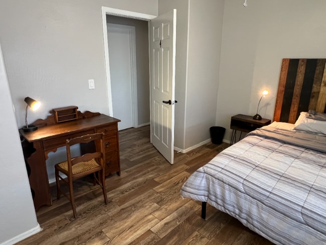 property at 3645 W Hadley St