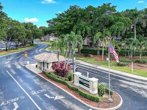 9580 Weldon Cir in Tamarac, FL - Foto de edificio - Building Photo