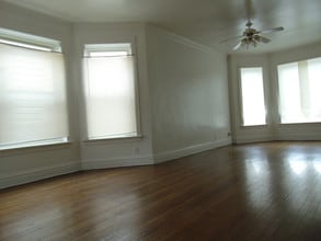 7342 S Harvard Ave, Unit 2 in Chicago, IL - Foto de edificio - Building Photo