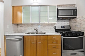 5300 Carriage Way Dr in Rolling Meadows, IL - Building Photo - Building Photo