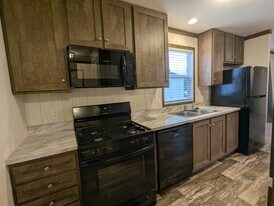 232 New Mexico in Belleville, MI - Building Photo