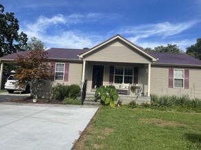 1200 Ovoca Rd in Tullahoma, TN - Building Photo - Building Photo