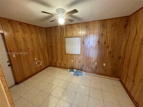 6871 NW 29th St in Sunrise, FL - Building Photo - Building Photo