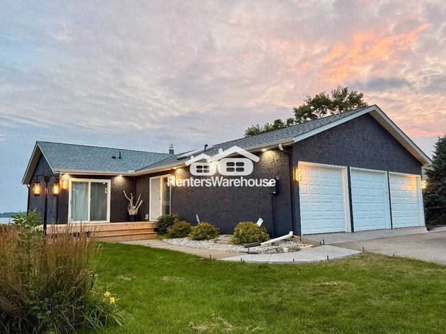 property at 21557 S Lake George Dr NW
