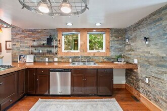 1420 W Main Ave in Spokane, WA - Building Photo - Building Photo