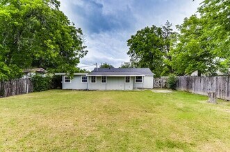 621 Prairie St in Everman, TX - Building Photo - Building Photo