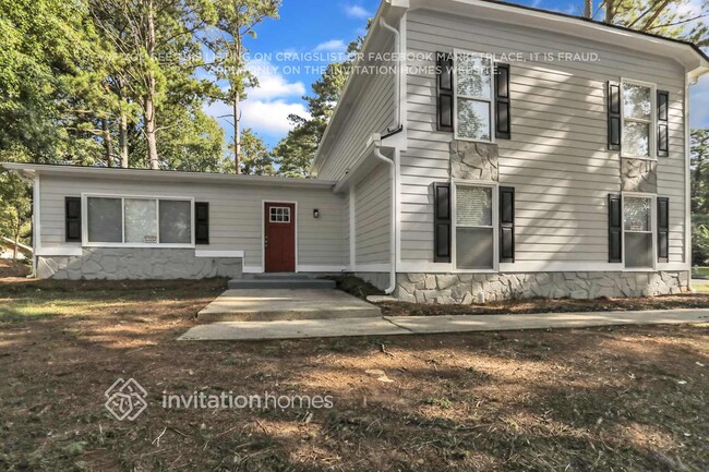 5825 Albans Cir in Lithonia, GA - Building Photo - Building Photo