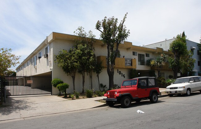 Swansea Park Apartments in Los Angeles, CA - Building Photo - Building Photo