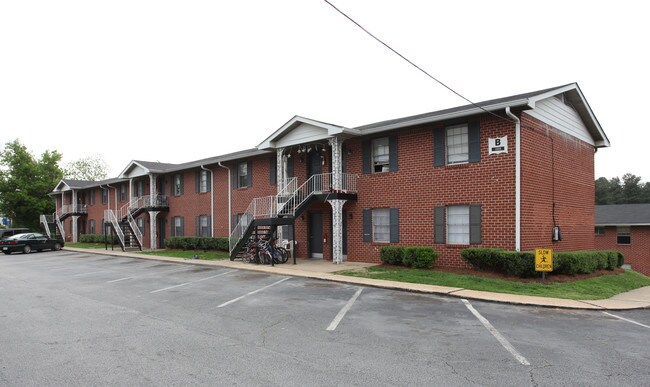 JSD Apartments in Norcross, GA - Foto de edificio - Building Photo