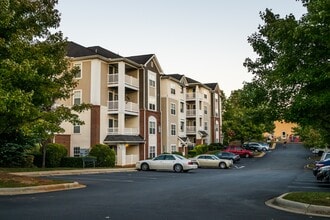 South Oak Crossing Apartments in Charlotte, NC - Building Photo - Building Photo