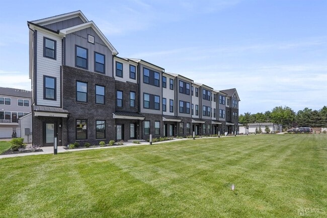 property at 1404 Sadie Cir