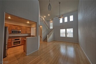 11476 Belmont Lake Dr in Las Vegas, NV - Building Photo - Building Photo