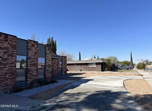 17001 Darrington Rd in Horizon City, TX - Building Photo - Building Photo