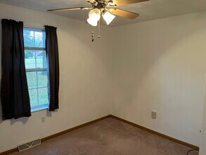 2625 S Belt W in Belleville, IL - Building Photo - Building Photo