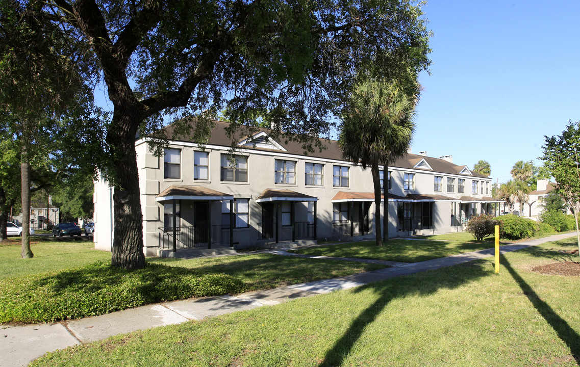 Yamacraw Village in Savannah, GA - Foto de edificio