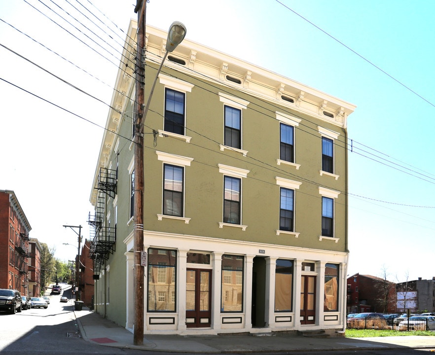 1636 Main St in Cincinnati, OH - Building Photo