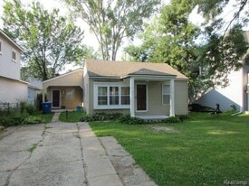 4059 Chenlot St in Waterford Township, MI - Building Photo