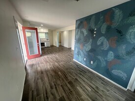 1821 Cypress Ave in San Diego, CA - Building Photo