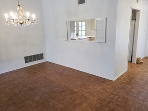 8570 E Vía Del Palacio in Scottsdale, AZ - Building Photo - Building Photo