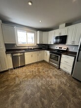 596 Garside Dr in Peterborough, ON - Building Photo - Building Photo