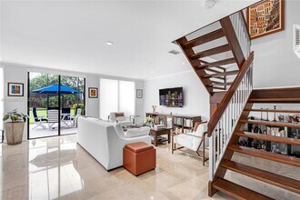 10137 Costa Del Sol Blvd in Doral, FL - Building Photo - Building Photo