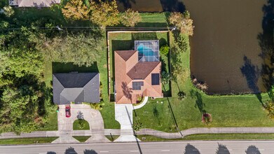 2141 SW Bayshore Blvd in Port St. Lucie, FL - Building Photo - Building Photo