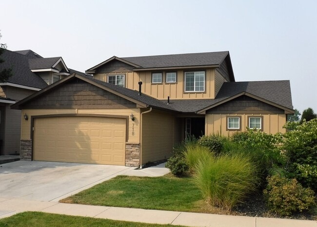 property at 718 W Sedgewick St