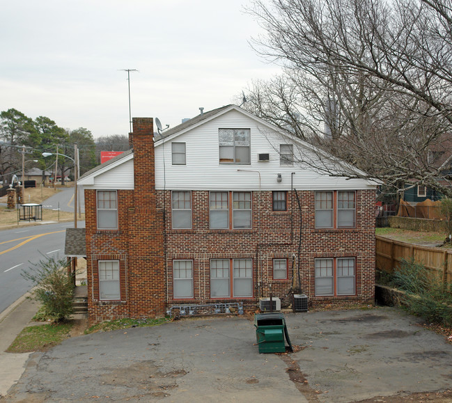 2317 W Markham St in Little Rock, AR - Building Photo - Building Photo