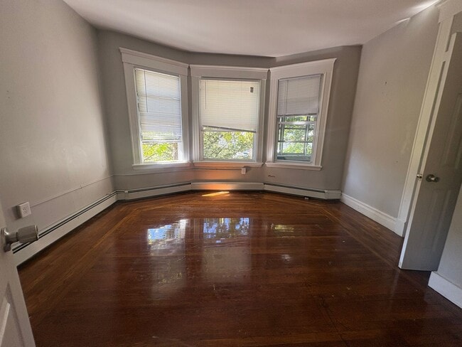 359 Sherman Ave, Unit 2 in New Haven, CT - Building Photo - Building Photo